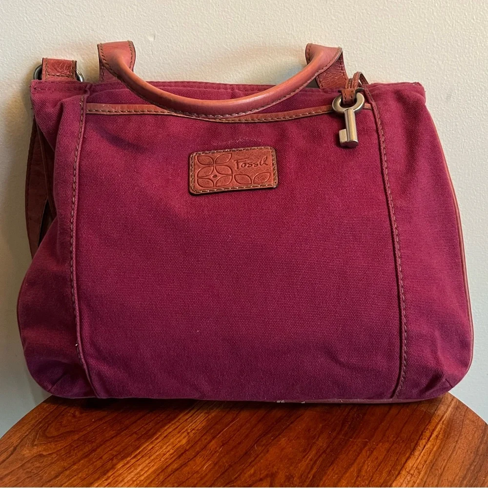 Fossil cranberry crossbody Leather Shoulder Bag with dual straps several pockets